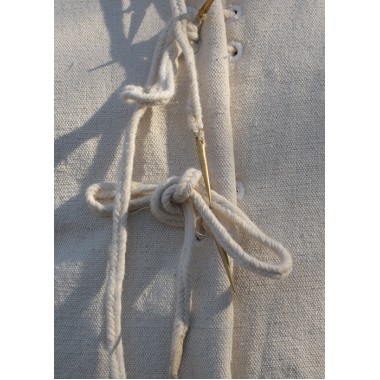 gepolsteres rüstwams mit nesteln