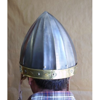 Konischen Norman Helm