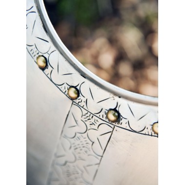 Mittelalterlicher Brustpanzer - Harnisch mit Gravierungen