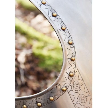 Mittelalterlicher Brustpanzer - Harnisch mit Gravierungen