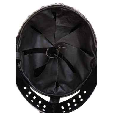 Normannischer Spangenhelm mit Gesichtsplatte