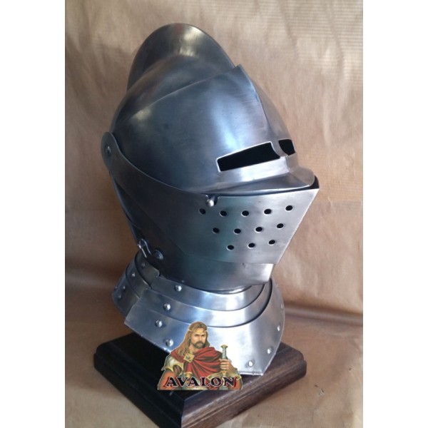 Mittelalterlicher Ritterhelm - Armet - Mittelalterlicher Helm