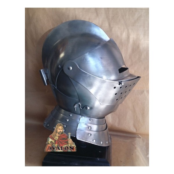 Mittelalterlicher Ritterhelm - Armet - Mittelalterlicher Helm