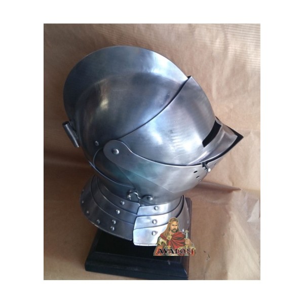 Mittelalterlicher Ritterhelm - Armet - Mittelalterlicher Helm