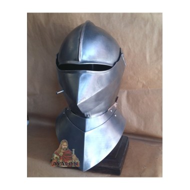 Mittelalterlicher Ritterhelm - Mittelalterlicher Helm
