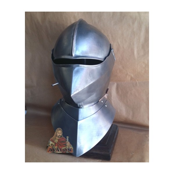 Mittelalterlicher Ritterhelm - Mittelalterlicher Helm