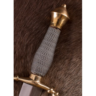 Mittelalterlicher Stiefeldolch mit scheide