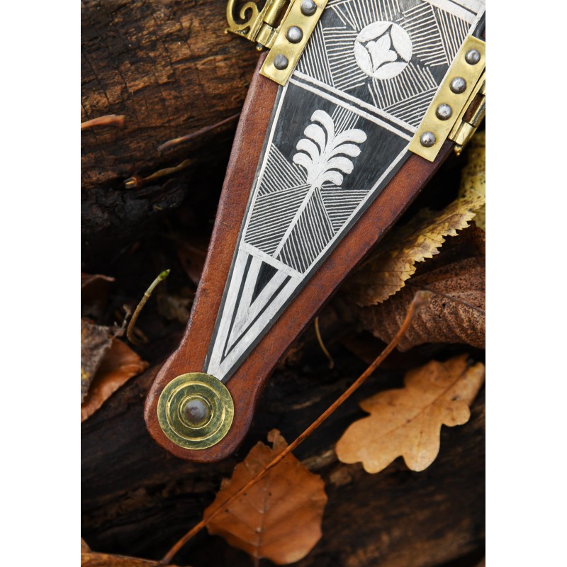 Pugio aus Vindonissa mit Silbertauschierung