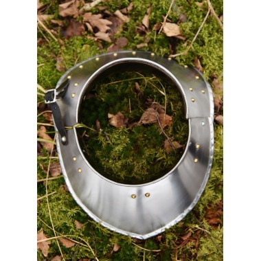 Französischer Halsberge