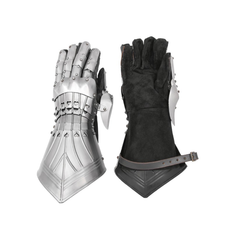 Gotische Panzerhandschuhe