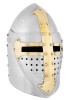 Topfhelm mit Messingkreuz