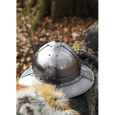 Eisenhut mit Bändern