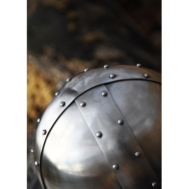 Eisenhut mit Bändern