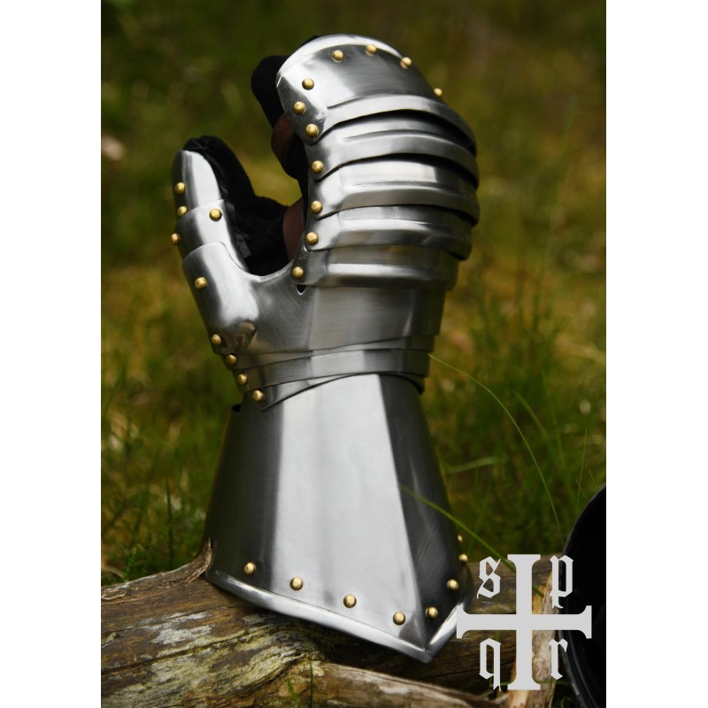 Mittelalterliche Plattenhandschuhe