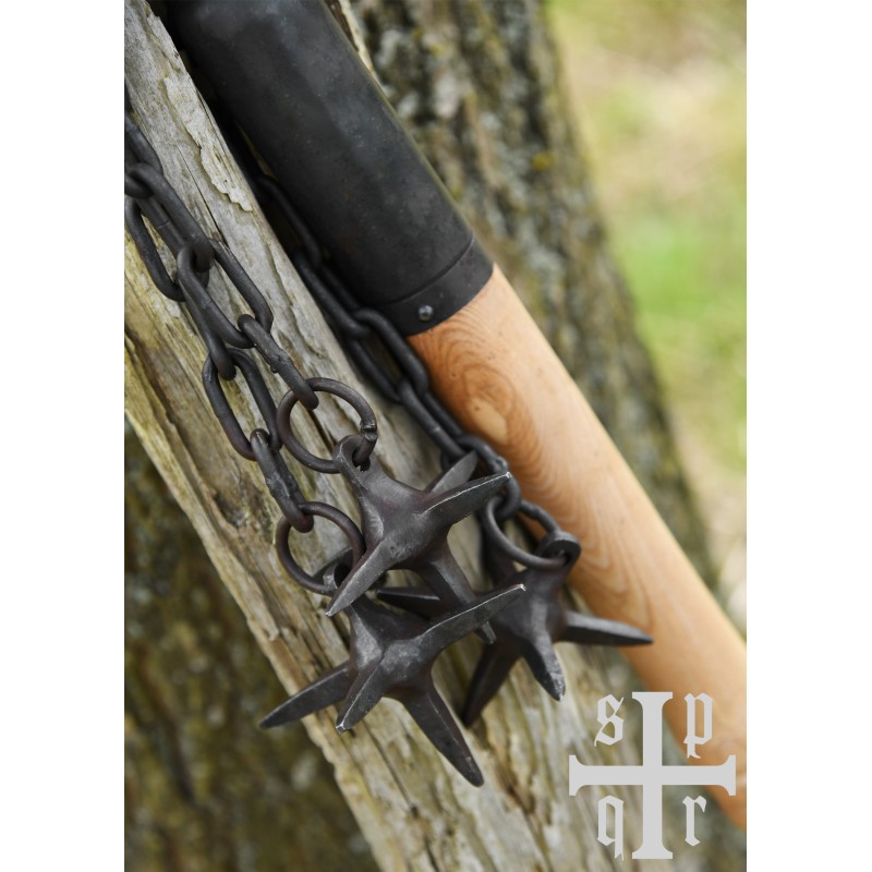 Mittelalterlicher Flegel mit drei Sternen