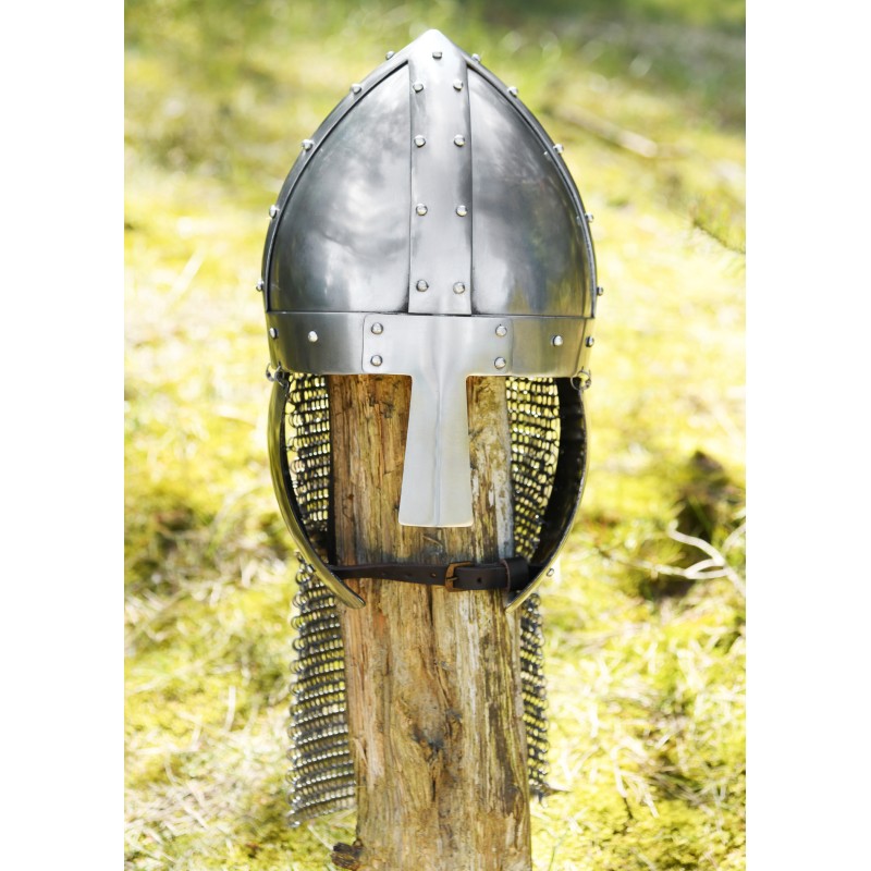 Nasalhelm mit Wangenklappen und Brünne