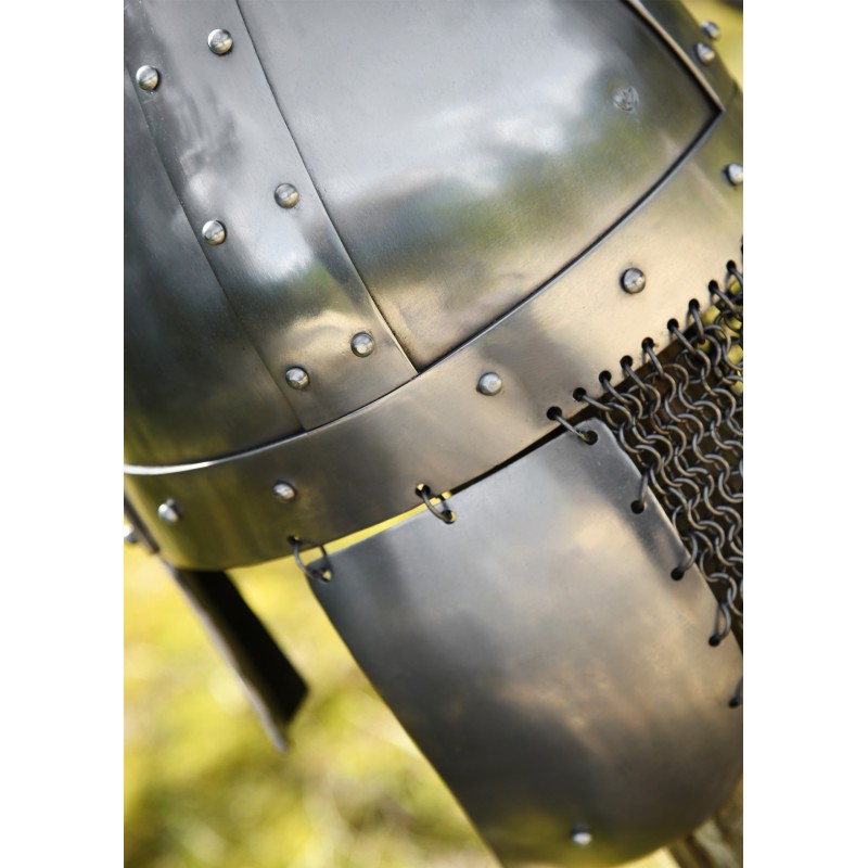 Nasalhelm mit Wangenklappen und Brünne