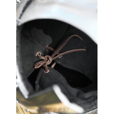 Nasalhelm mit Wangenklappen und Brünne