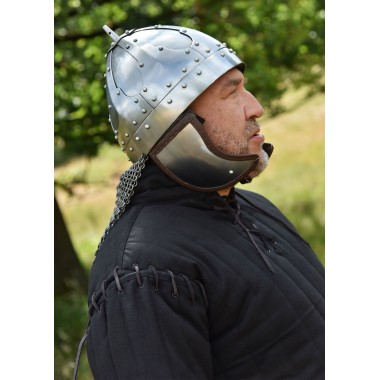 Spangenhelm mit Wangenklappen und Brünne, 2 mm Stahl