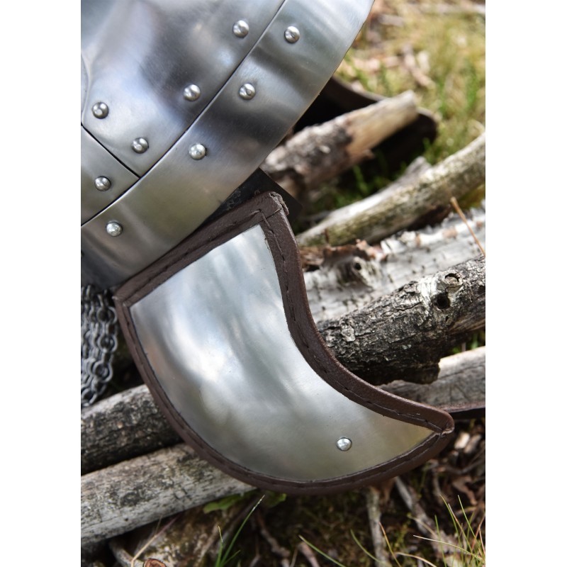 Spangenhelm mit Wangenklappen und Brünne, 2 mm Stahl