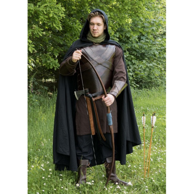 Brustpanzer mit gekreuzten Bändern