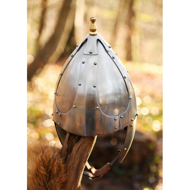 Germanischer Spangenhelm