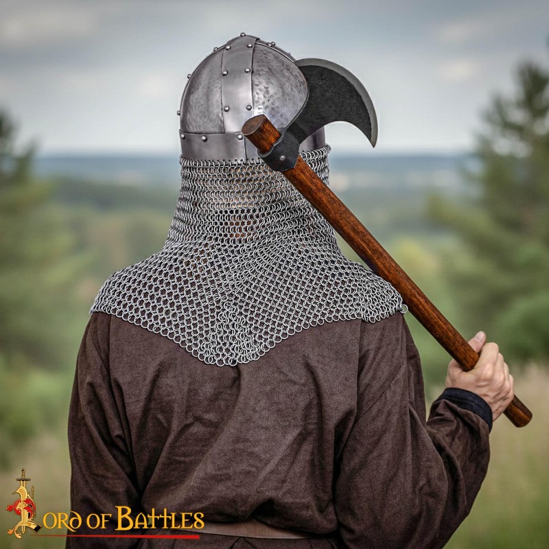 Wikingerhelm mit Kettenbrünne