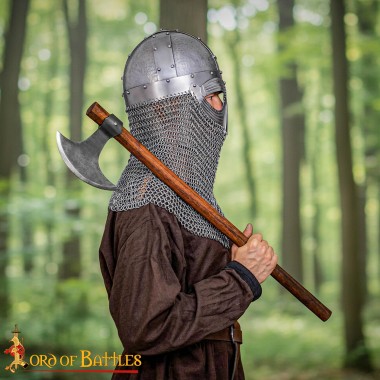 Wikingerhelm mit Kettenbrünne