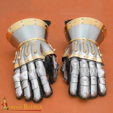 Mittelalterliche Panzerhandschuhe Churburg