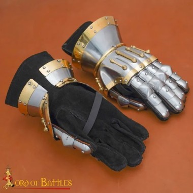 Mittelalterliche Panzerhandschuhe Churburg
