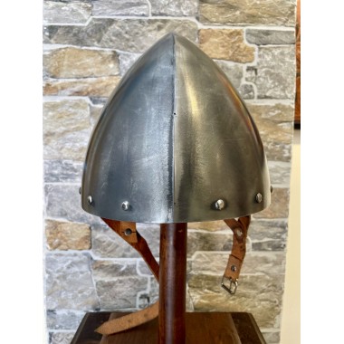 Normannischer Nasalhelm – 11. Jahrhundert