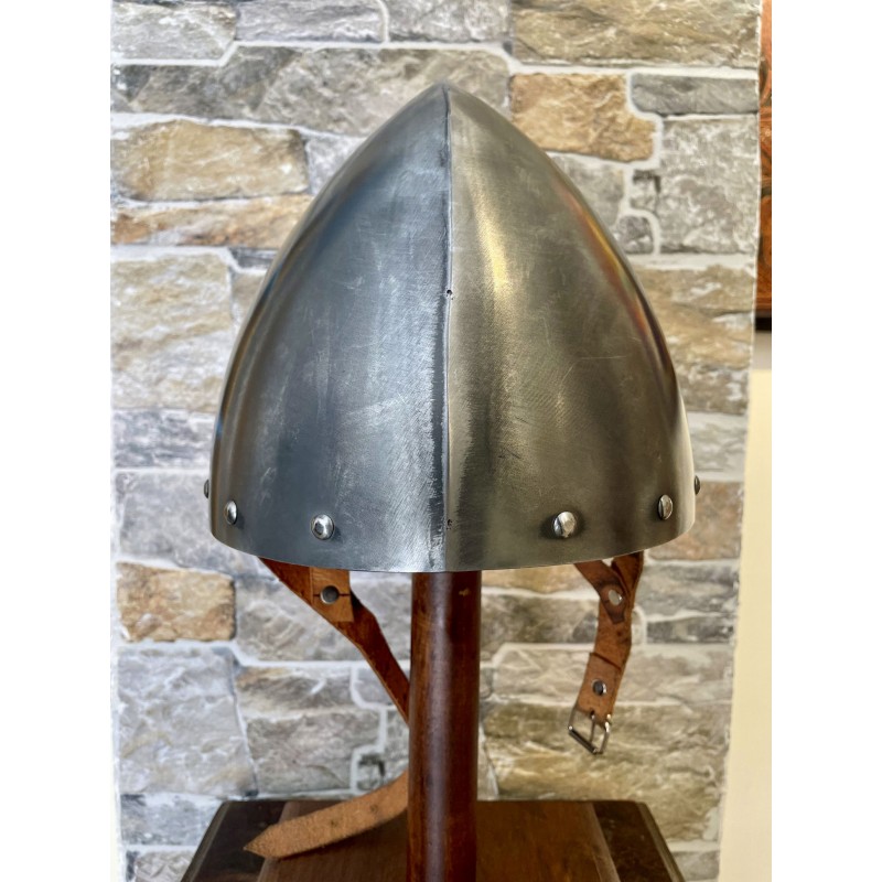 Normannischer Nasalhelm – 11. Jahrhundert