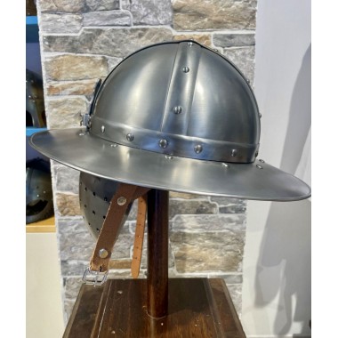 Eisenhut Helm