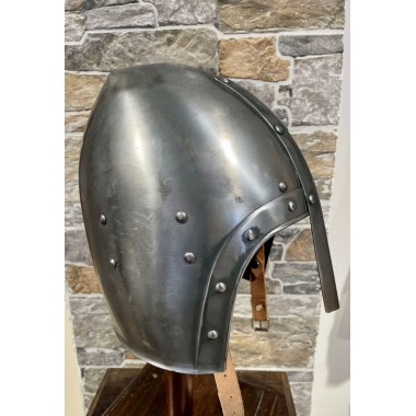 Beckenhaube Helm mit Nasal