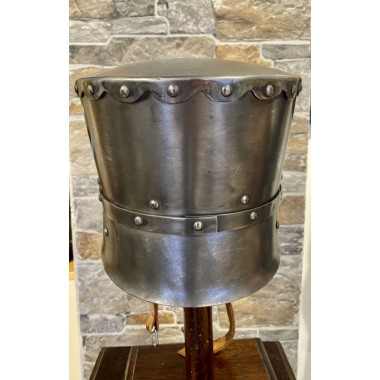 Topfhelm Mittelalter Kampf