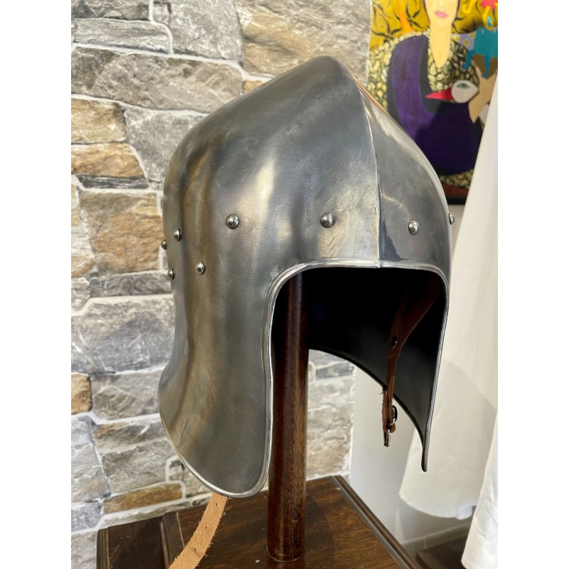 Helm Barbuta