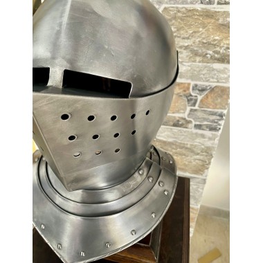 Französischer Armethelm, Helm des 16. Jahrhunderts