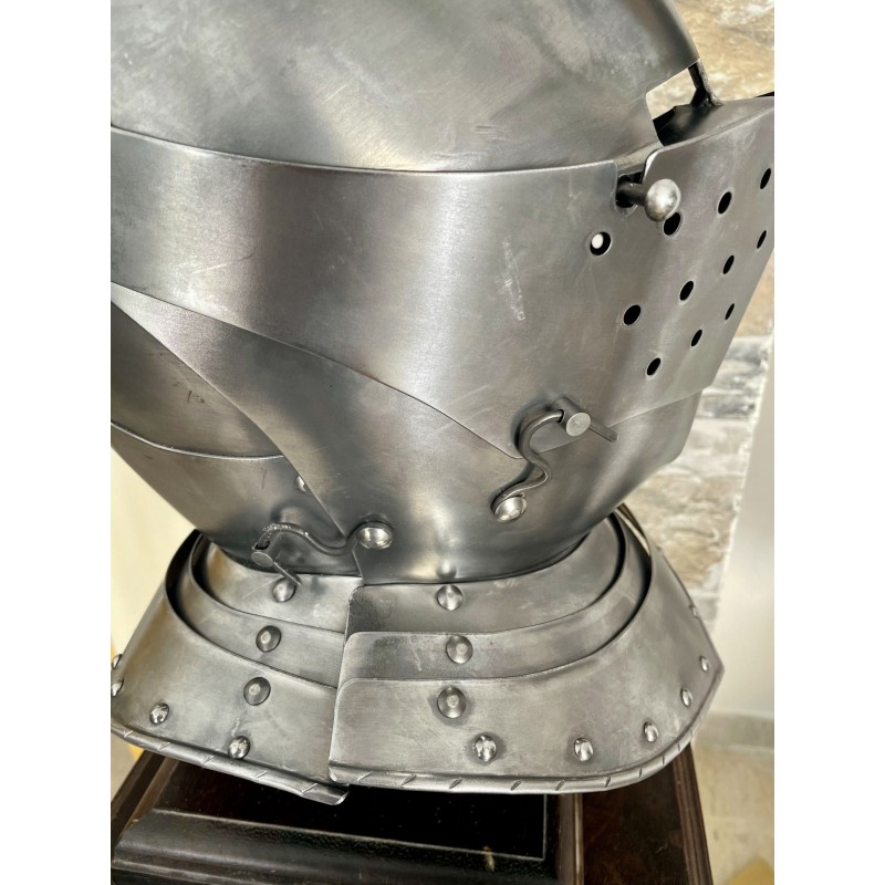 Französischer Armethelm, Helm des 16. Jahrhunderts