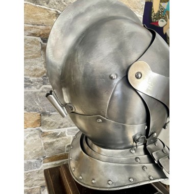 Französischer Armethelm, Helm des 16. Jahrhunderts