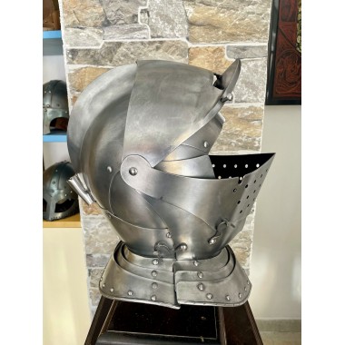 Französischer Armethelm, Helm des 16. Jahrhunderts