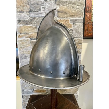 Morionhelm mit Helmbusch
