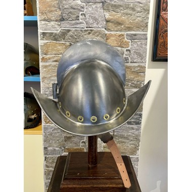 Morionhelm mit Rosetten