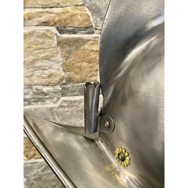 Morionhelm mit Rosetten