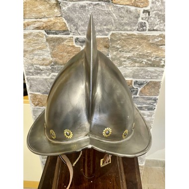 Morionhelm mit Rosetten