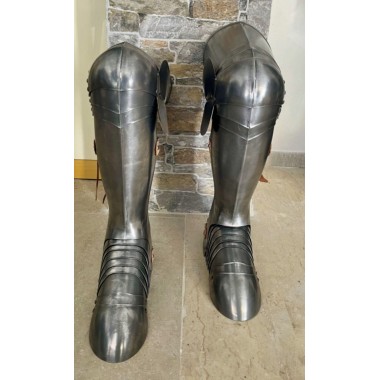 Schutz der Beine des fünfzehnten Jahrhunderts italienischen