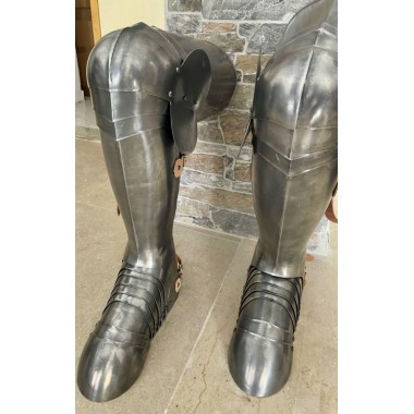 Schutz der Beine des fünfzehnten Jahrhunderts italienischen