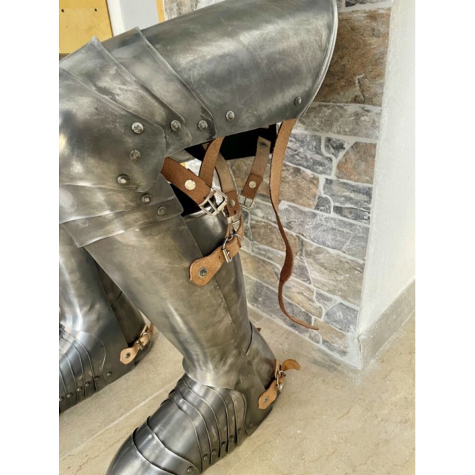 Schutz der Beine des fünfzehnten Jahrhunderts italienischen