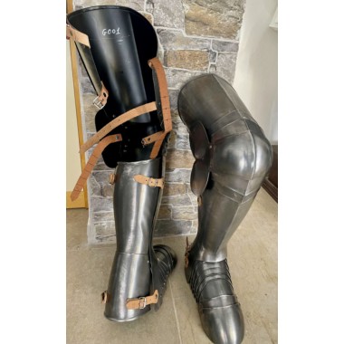 Schutz der Beine des fünfzehnten Jahrhunderts italienischen