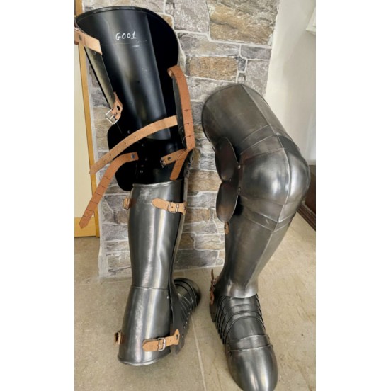 Schutz der Beine des fünfzehnten Jahrhunderts italienischen