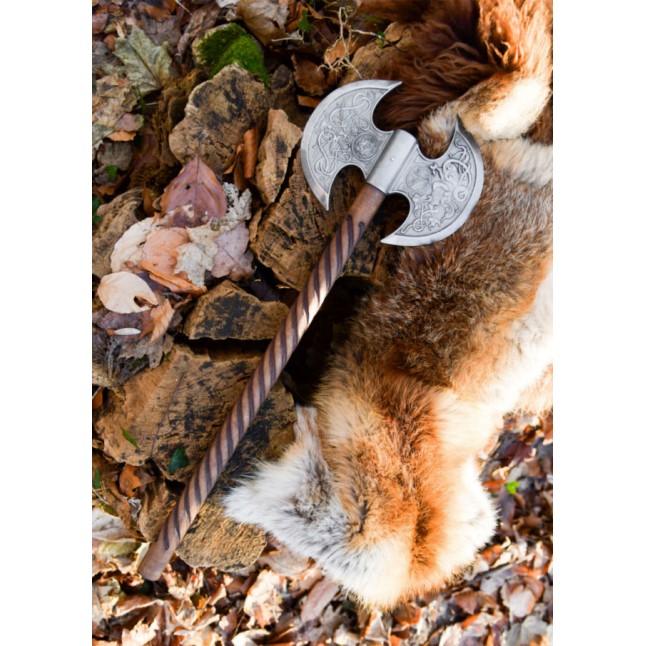 Mittelalterliche Doppelaxt